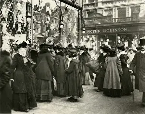 Shoppers: Window shopping, London 1908