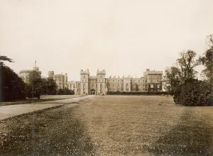 Crenellations: Windsor Castle at the time of Edward VII's funeral