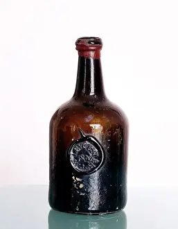Receptacles: Wine bottle with seal W Leycester 1802
