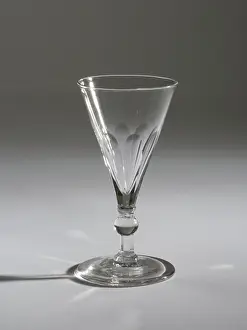 Stemware: Wine glass