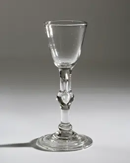 Stemware: Wine glass