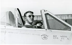 Beamont: Wing Commander Roland Beamont in de Havilland Vampire
