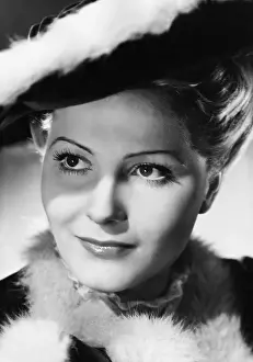 Marianne: Winnie Markus in The Little Residence, 1942