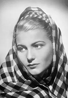 Winnie: Winnie Markus in Mother Love, 1939