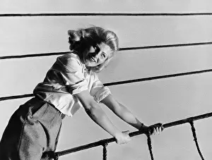 Winnie: Winnie Markus in Trip into Adventure, 1943