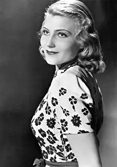 Winnie: Winnie Markus in The Waitress Anna, 1941