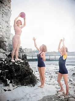 Oncolourisedpic: WINTER BEACH BALL GAME
