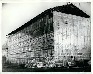 Hurst: Winter building demonstration at Hurst Park, Surrey, UK