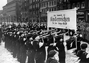 Fanfare: Winter Relief collection campaign, 1940