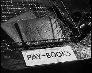 Labelled: A Wire Basket Labelled - Pay Books