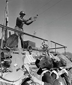 Schoolgirls: Withdrawal of Soviet troops from Afghanistan, 1986