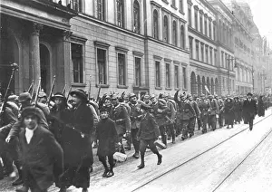 Stuck: Withdrawing German troops in Berlin, 1915