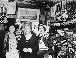 Wifes: The wives of the French ocean pilots