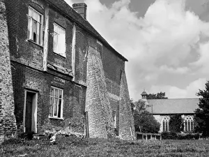 1125: WIX ABBEY BUTTRESSES