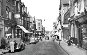 Chertsey: Woking, Chertsey Road c1955