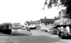 Cresent: Woldingham, The Cresent c1955