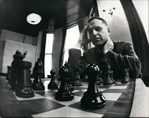 Falaise: Wolfgang Unzicker, practice game, chess congress, Hastings