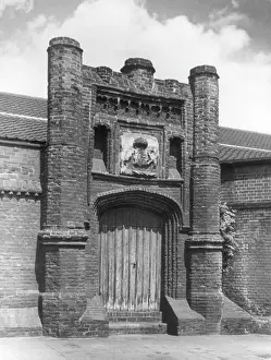 Gatehouses: WOLSEY'S GATEWAY