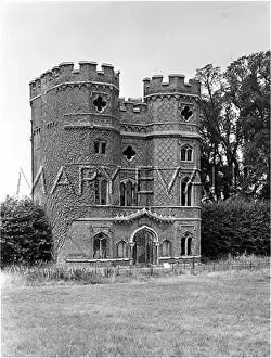 1447: WOLSEY'S TOWER, ESHER