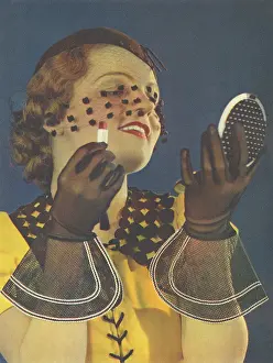 Retouching: Woman applying makeup