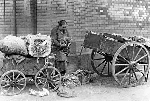 Wholesale: Woman between two carts, 1926