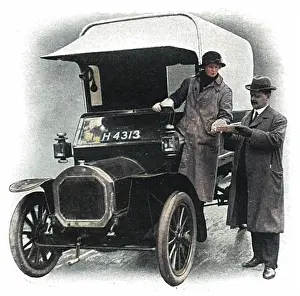 Chauffeurs: A woman chauffeur, WW1