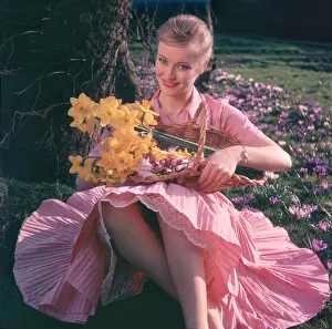 Woof: WOMAN WITH DAFFODILS