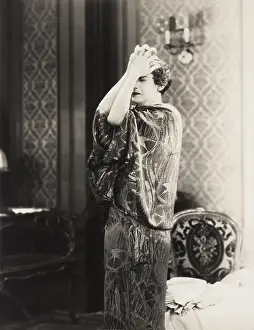 Headache: Woman in despair