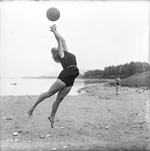 Werian: Woman doing gymnastics