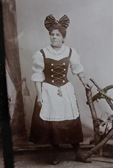 Dirndel: Woman with double hood and artificial dirndl