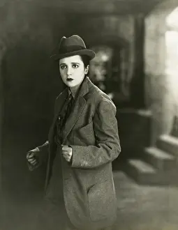 Incognito: Woman dressed in man's clothes -