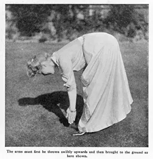 Toes: WOMAN EXERCISING