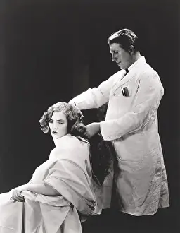 150724: Woman getting a haircut