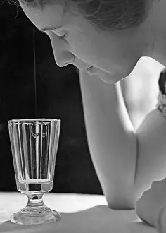 Marry: Woman with a glass, 1933