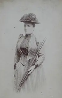 Krziwanek: Woman with hat and umbrella