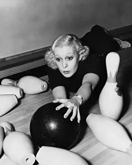 Bowlers: Woman having bowling accident