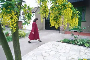 Simon Roberts: WOMAN UNDER LABURNUM