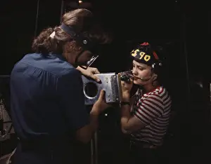 P 51: Woman - Manufacturing - Occupations - Wwii