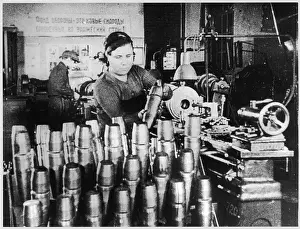 Ammunitions: WOMAN/MUNITIONS