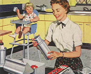 Packs: Woman Packs LunchboX