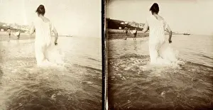 Abruzzo: Woman photographed with her back