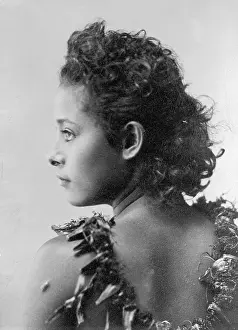 Samoa: Woman from Samoa, approx. 1900