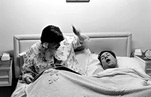 Snoring: Woman with snoring husband