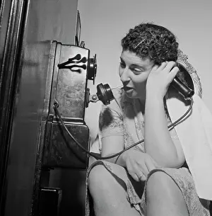 Bubley: Woman - Telephone - Communication - Talking
