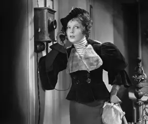 Boor: Woman on the wall phone, 1934