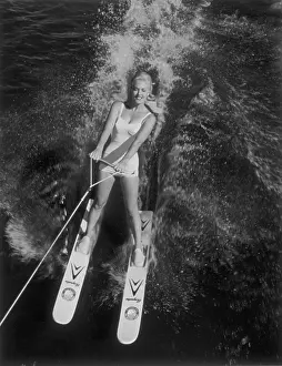 Waterskiing: Woman Waterskier