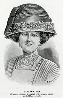 Toque: Woman wearing river hat
