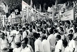 Dismissal: Women demonstrate for fresh elections, New Delhi, India