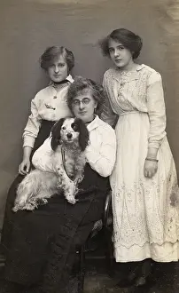 Choker: Three women with dog