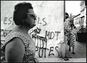 Grafitti: Two women and grafitti, Spain